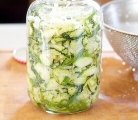 Quick Zucchini Party Pickles