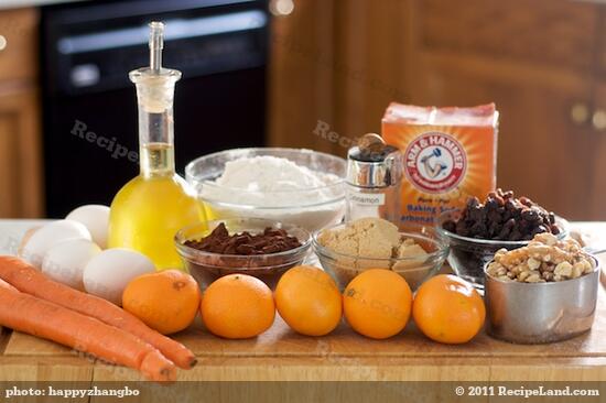 These are the ingredients we need to make the cake.