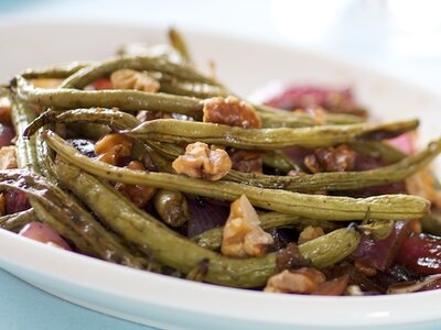 Balsamic Roasted Green Beans, Red Onion and Toasted Walnuts