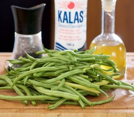 Mediterranean Roasted Green beans with Goat Cheese