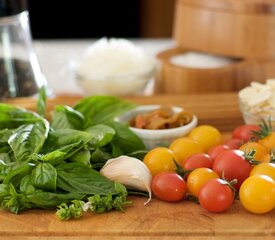 Tomato, Basil and Almond Pesto Pasta (Pesto alla Trapanese)