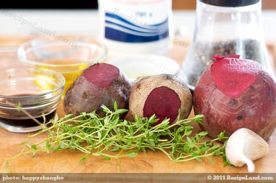 First get together beets, thyme, balsamic vinegar, olive oil, garlic, salt and black pepper.