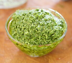 Arugula, Parsley and Ricotta Pesto with Pasta