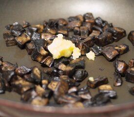 Skillet Peas with Mushroom and Thyme