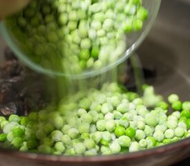 Skillet Peas with Mushroom and Thyme