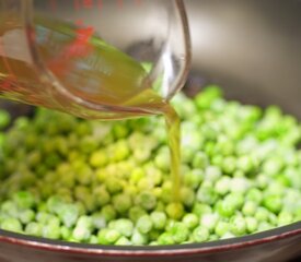 Skillet Peas with Mushroom and Thyme