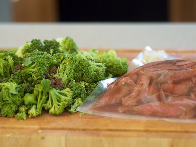 15 Minute Broccoli Beef (Easy)