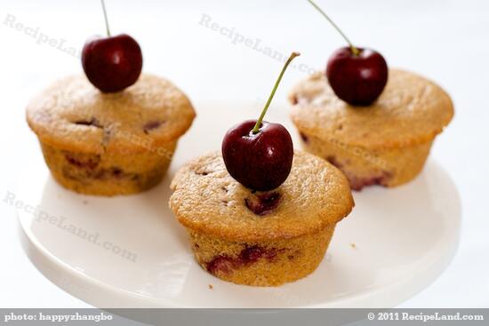 Remove from the muffin tin, and ready to serve!