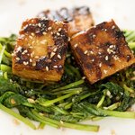 Quick, easy and delicious tatsoi and crusty tofu!