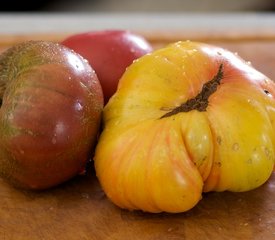 Cheesy Herbed Heirloom Tomato Pie