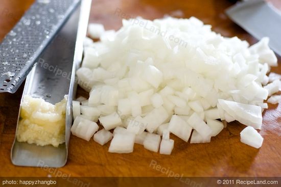 Chop up the onions and mince the garlic.