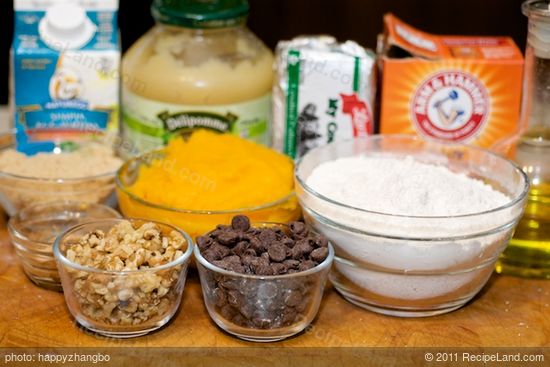 First, gather together all the ingredients to start to make this delicious bread.