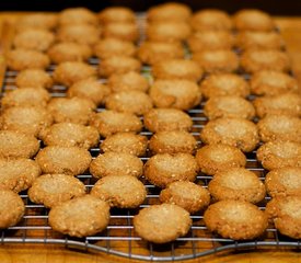 Almond Thumbprint Cookies (Low Fat, Low Calorie)