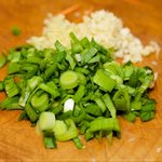 Chop up the garlic, ginger and scallions. 