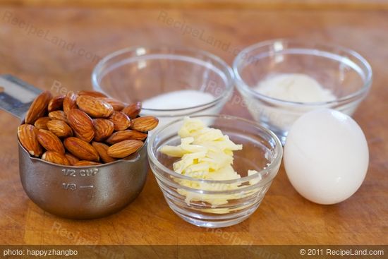 While the dough is resting, prepare the almond topping.