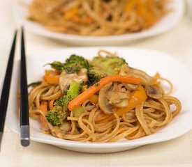 Chinese Stir-fry Noodles with Fresh Vegetables