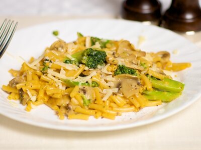 Kraft Dinner with Broccoli and Mushrooms