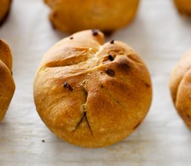 Sun-dried Tomato, Basil Pesto and Artichoke Pizza Rolls