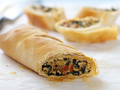 Spinach, Sun-Dried Tomato, and Parmesan Rolls