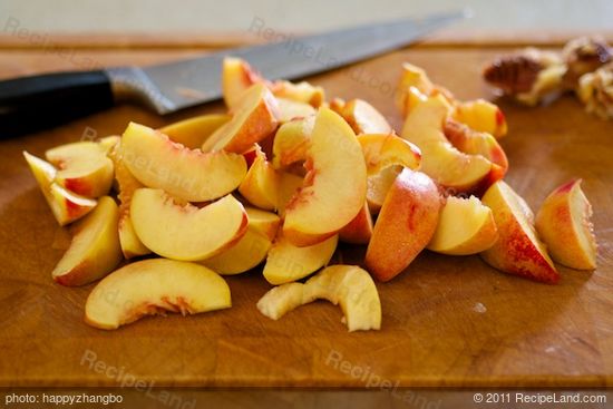 Slice the peaches into 1/2-inch slices.