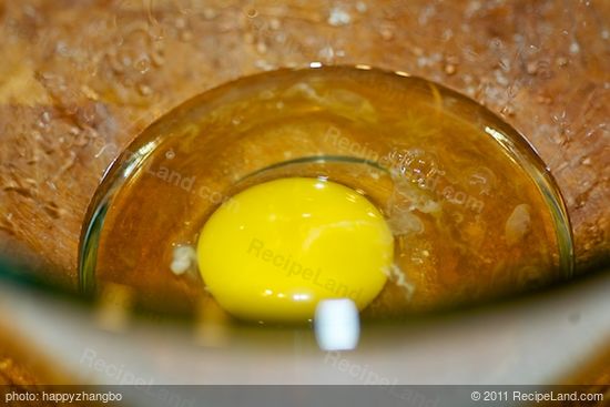 Beat eggs, brandy and extract to blend in large bowl. 
