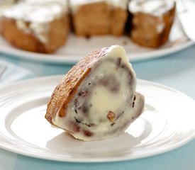 Cinnamon Buns with Cream Cheese and Maple Glaze