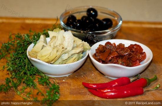 Artichoke Hearts, Olives, Sun-Dried Tomato and Red Chili Bread