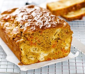 Easy Mozzarella, Sun-Dried Tomato and Pesto Quick Bread 