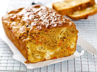 Easy Mozzarella, Sun-Dried Tomato and Pesto Quick Bread 