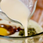 pour buttermilk,