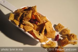 Ginger-Honey Crunch Snack Mix