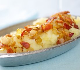 Mashed Potatoes and Apples with Bacon and Onions