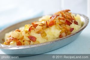Mashed Potatoes and Apples with Bacon and Onions
