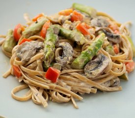 Linguine and Asparagus with Creamy Sauce