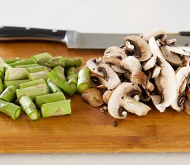 Linguine and Asparagus with Creamy Sauce