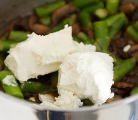 Linguine and Asparagus with Creamy Sauce