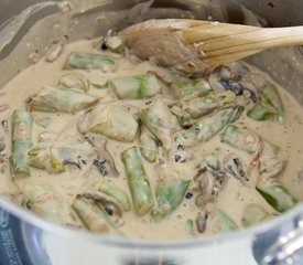 Linguine and Asparagus with Creamy Sauce