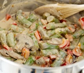 Linguine and Asparagus with Creamy Sauce