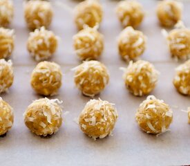 Crispy Crunchy Peanut Snowballs