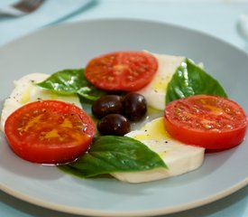 Caprese Con Mozzarella Di Bufala (Mozzarella,Tomato and Basil)