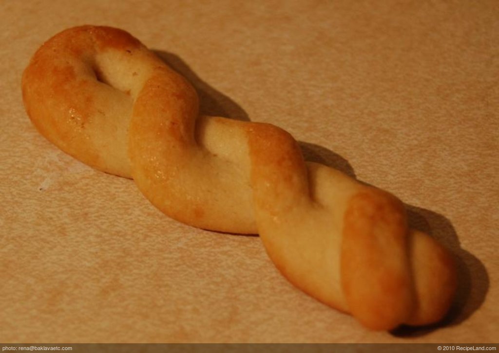 Classic Koulourakia (Greek Easter Cookies)