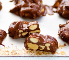 Easy Peanut Clusters