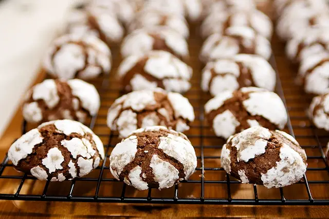 Remove from <a href="/how-to/know-your-baking-pans-tips-and-buyers-guide" title="Know your baking pans, tips and buyers guide">cookie sheet</a> and cool on wire rack.