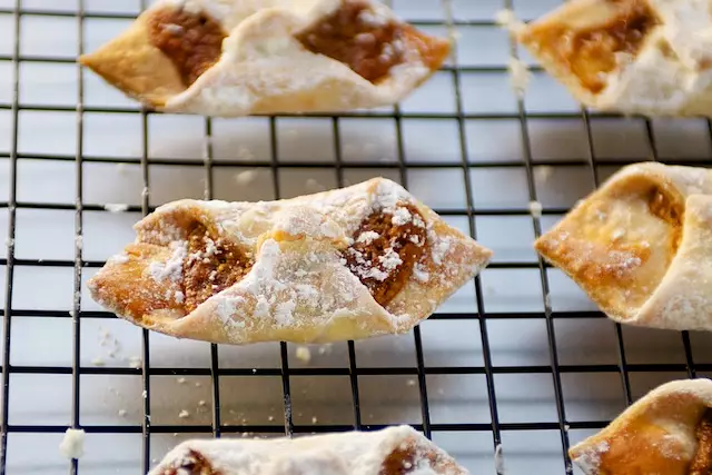 Kifli (Hungarian Walnut Cookies)