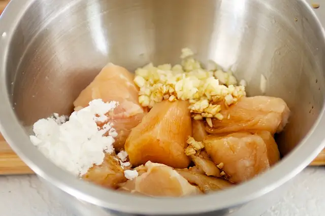 In a medium bowl,