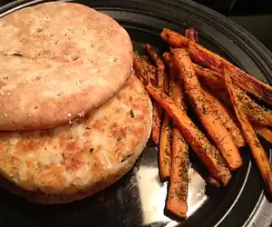 Easy & Yummy Salmon Burgers