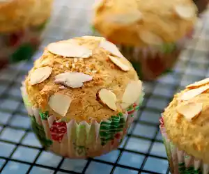 Ricotta Lemon Cupcakes with Almond