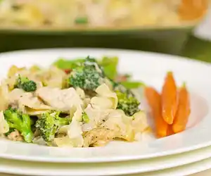 Broccoli, Chicken & Noodle Casserole