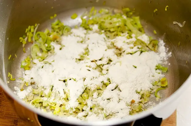 Sprinkle in flour.