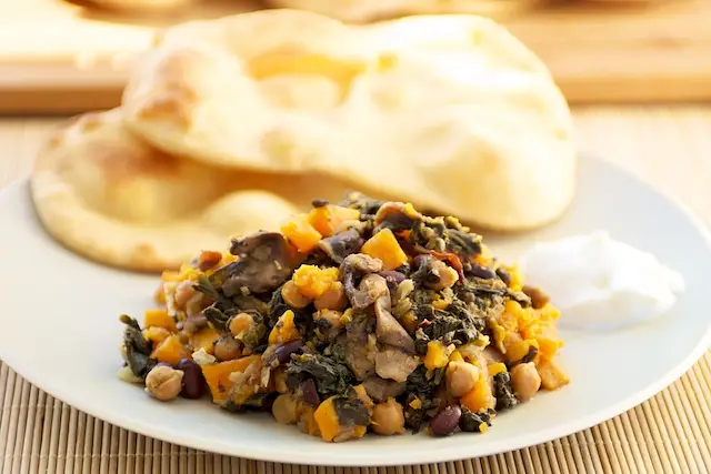 Delicious with a dollop of yogurt and some naan.